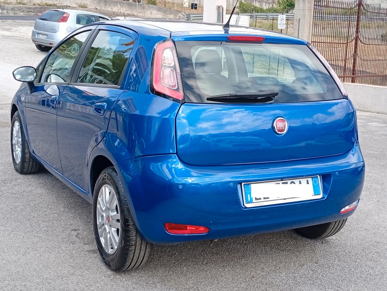 Fiat Punto 1.4 S&S 8V Dualogic 5 porte Racing