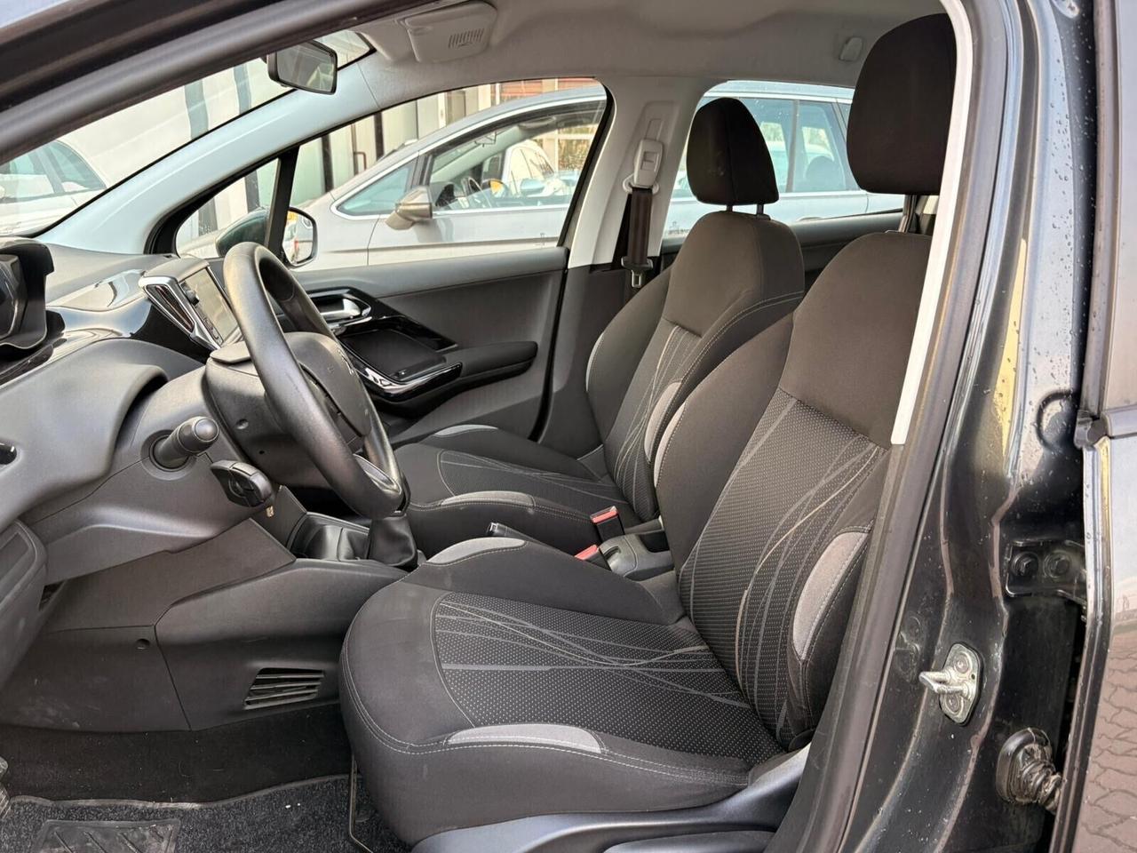 Peugeot 208 1.4 HDi 68 CV 5 porte Allure