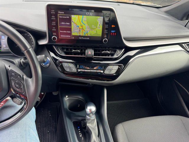 TOYOTA C-HR 1.8 Hybrid E-CVT Business