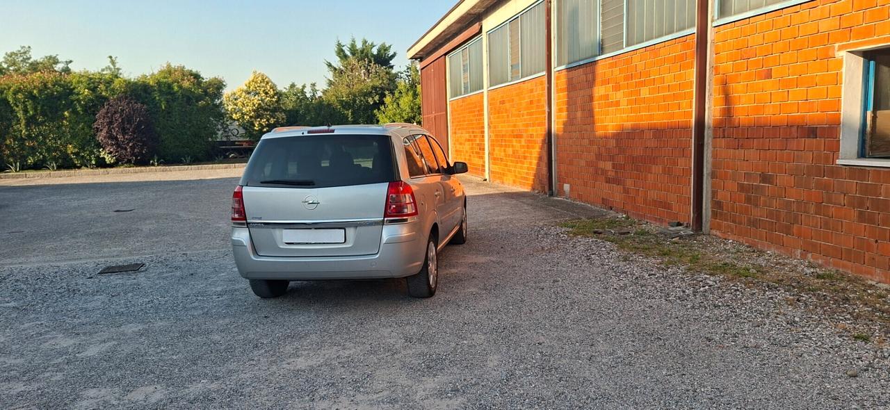 ZAFIRA MONOVOLUME 1.6 METANO 7 POSTI