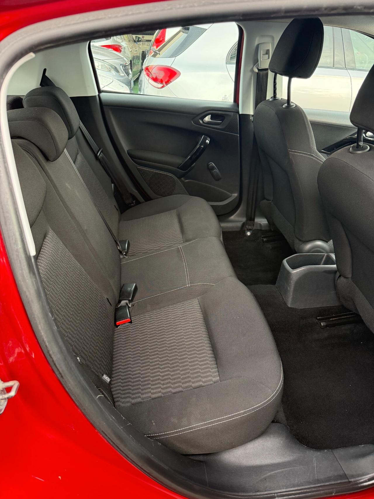 Peugeot 208 - 1.2 68 cv 5 porte - 2017