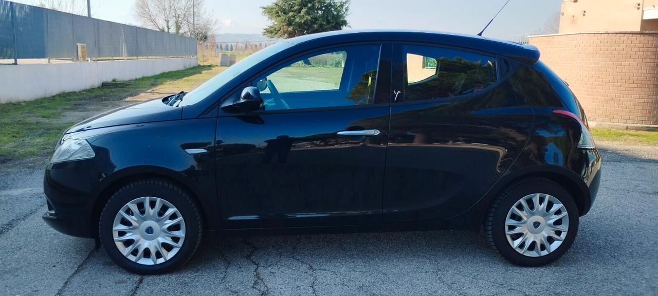 Lancia Ypsilon 1.2 69 CV 5 porte S&S Gold