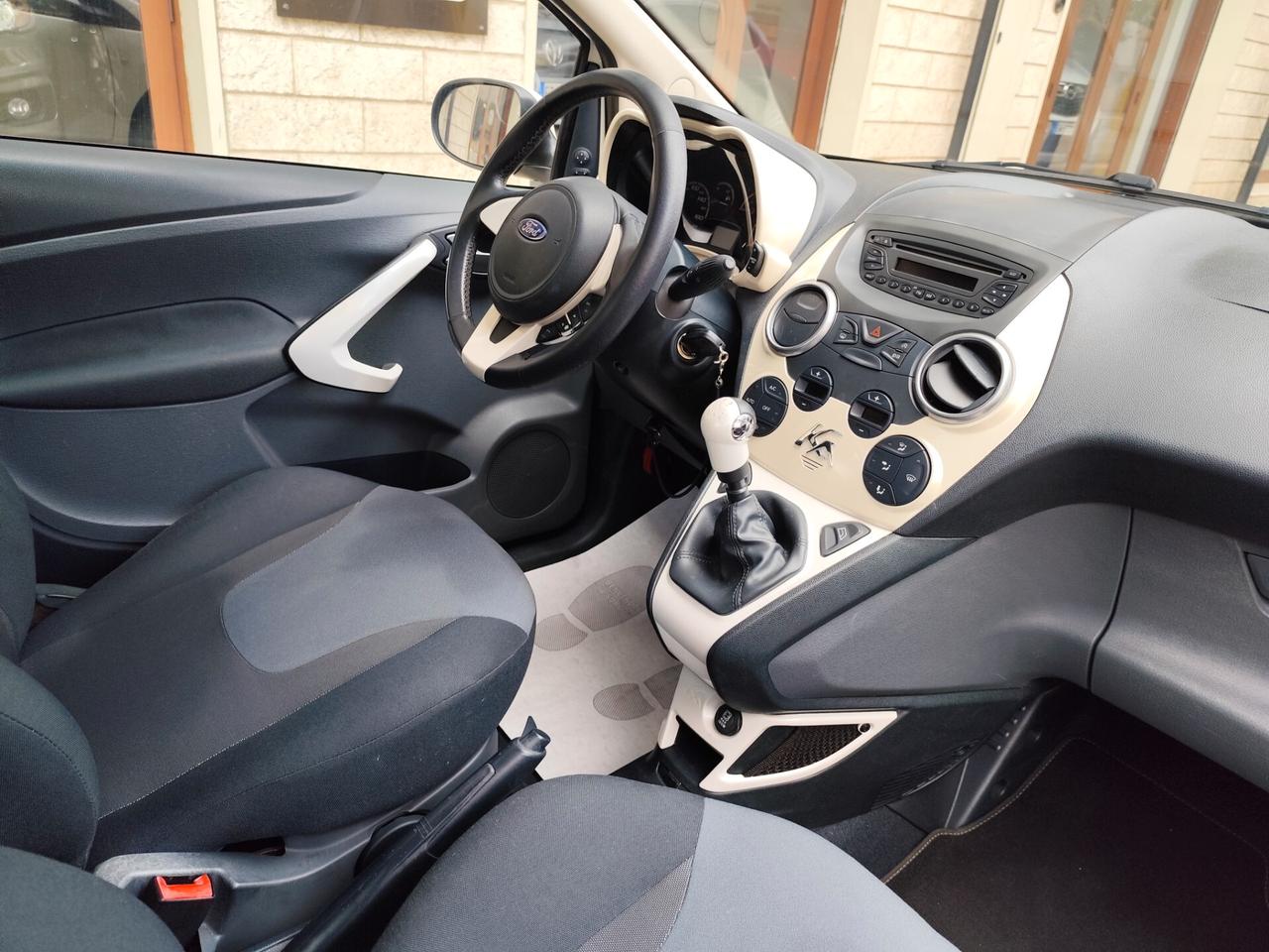 Ford Ka 1.2 8V 69CV Titanium PERFETTA