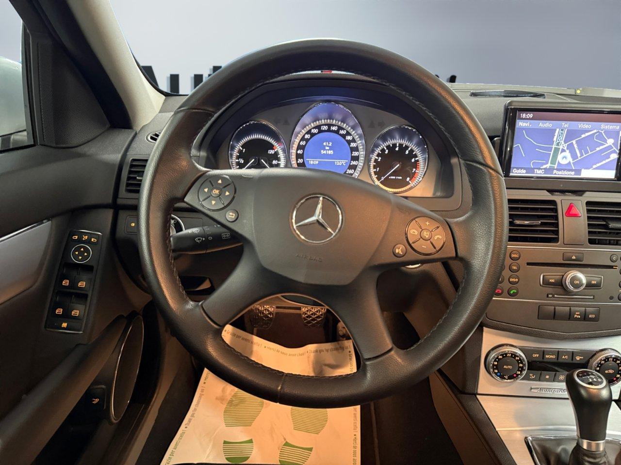 Mercedes C 180 CGI BlueEfficiency Avantgarde c/bixeno Berlina