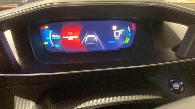 Peugeot 2008 motore elettrico 136 CV GT Pack
