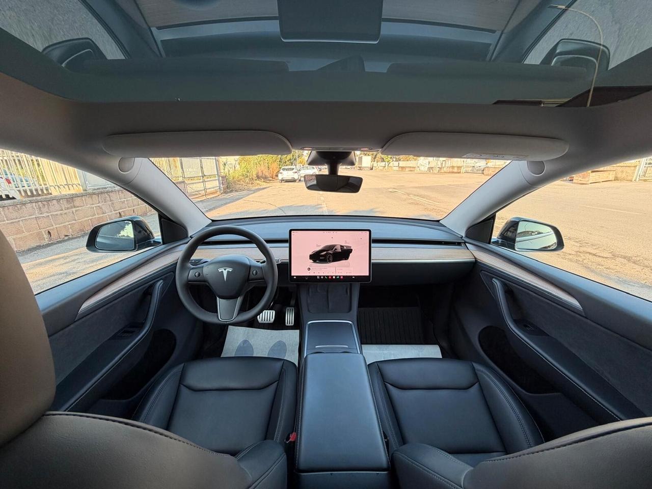Tesla Model Y AWD Performance