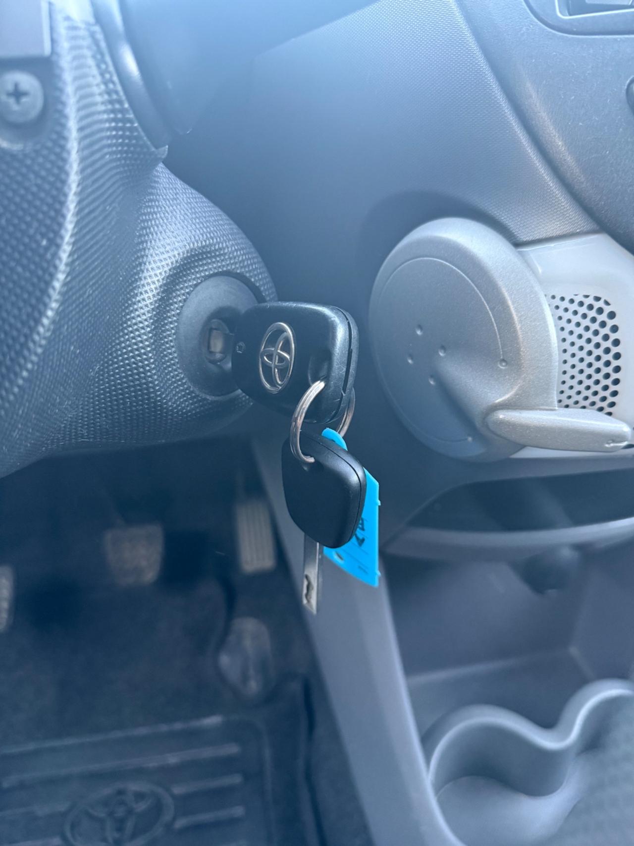 Toyota Aygo 1.0 12V VVT-i 5 porte Deep Ocean Connect