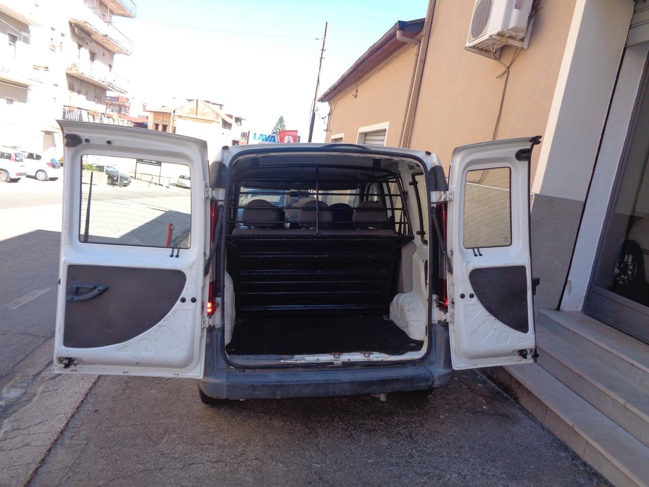 Fiat Doblo 1.9 diesel Cargo Combi 5 posti SX