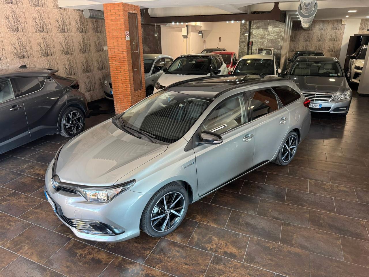 Toyota Auris Touring Sports 1.8 Hybrid Style
