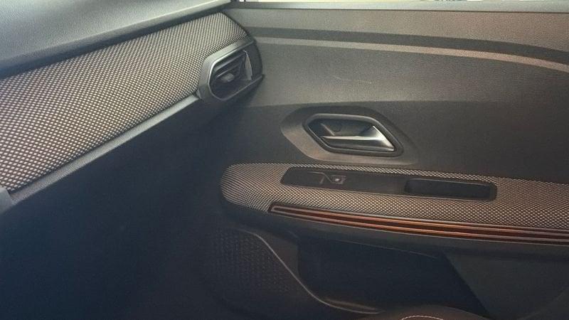 Dacia Sandero Stepway 1.0 tce Comfort Eco-g 100cv Stepway 1.0 tce ECO-G Comfort