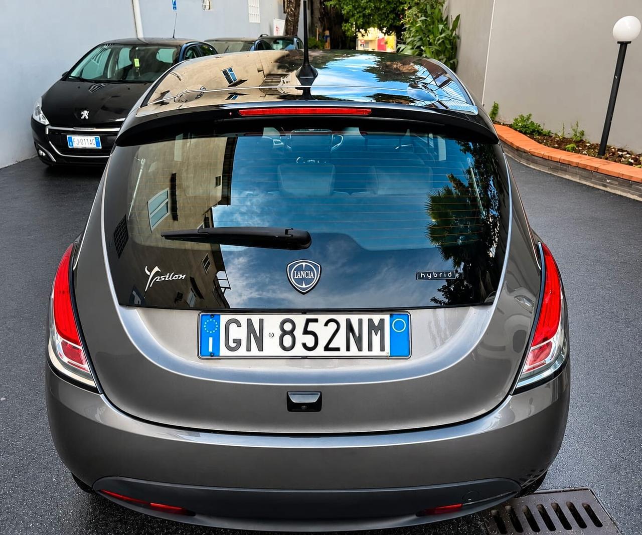 Lancia Ypsilon 1.0 FireFly 5 porte S&S Hybrid Gold