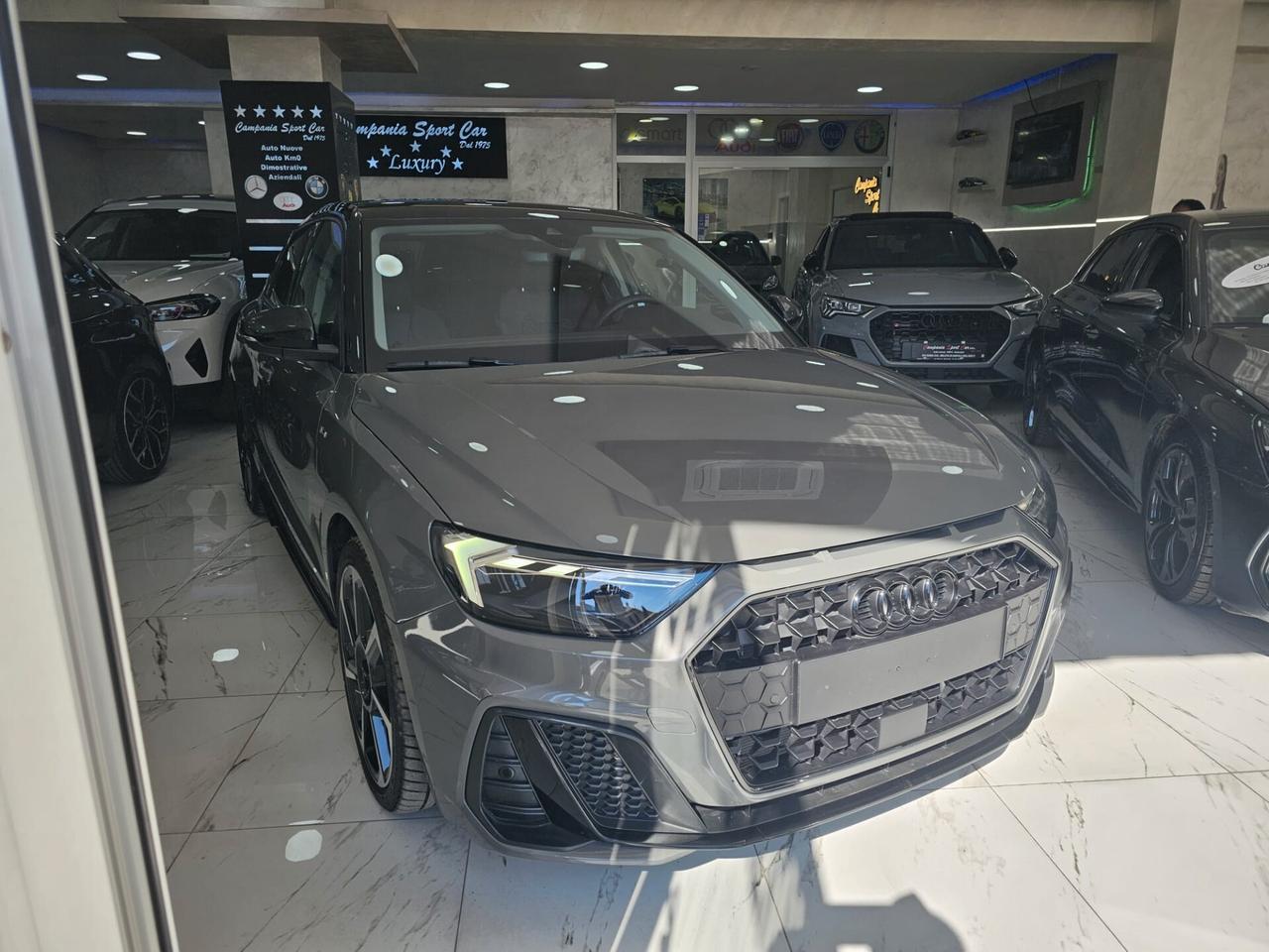 NUOVA AUDI A1 SPORTBACK S-LINE BLACK LINE 30 TFSI 116CV S-TRONIC - PACK LUCI.