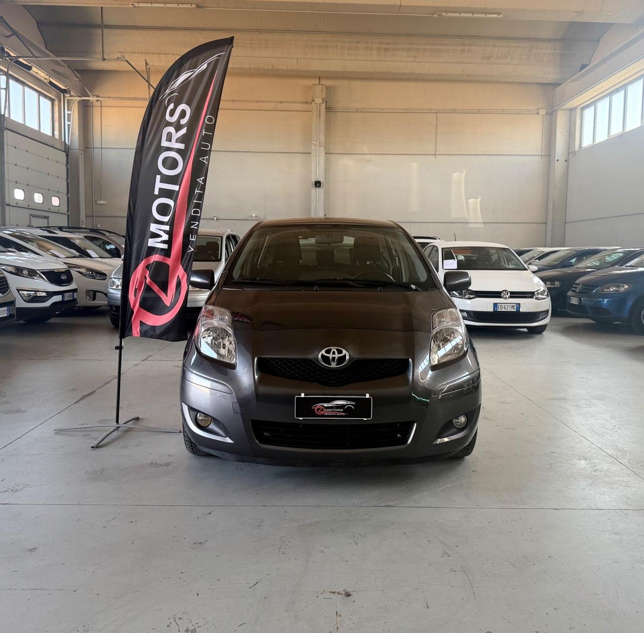 Toyota Yaris 1.3 5 porte Sol NEOPATENTATI