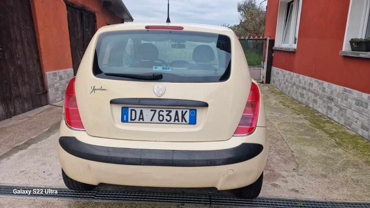 Lancia Ypsilon 1.2 benzina neopatentati