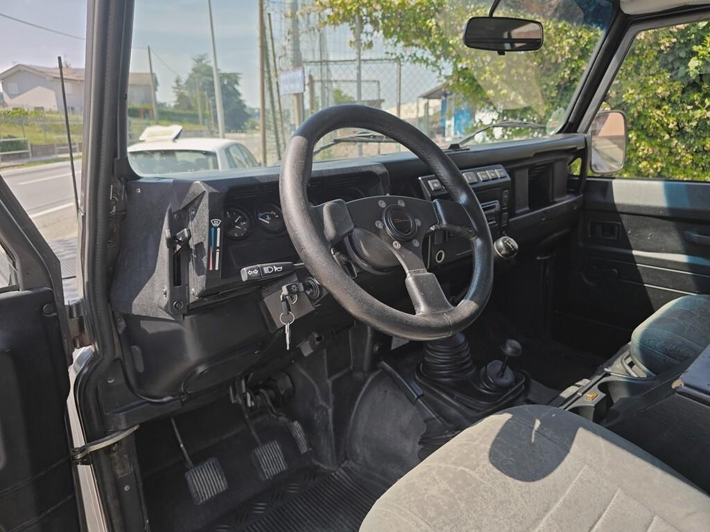 Land Rover Defender 90 TD5 SW DA VETRINA!