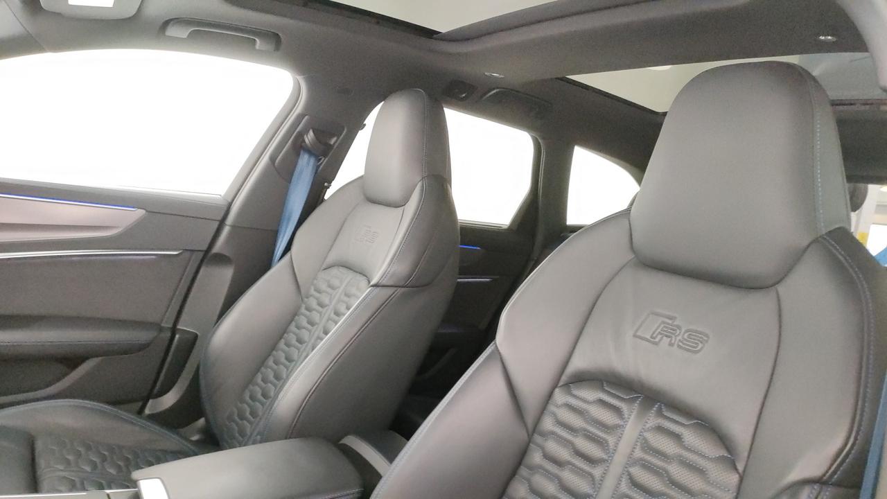 AUDI RS6 Avant 4.0 mhev performance quattro tiptronic