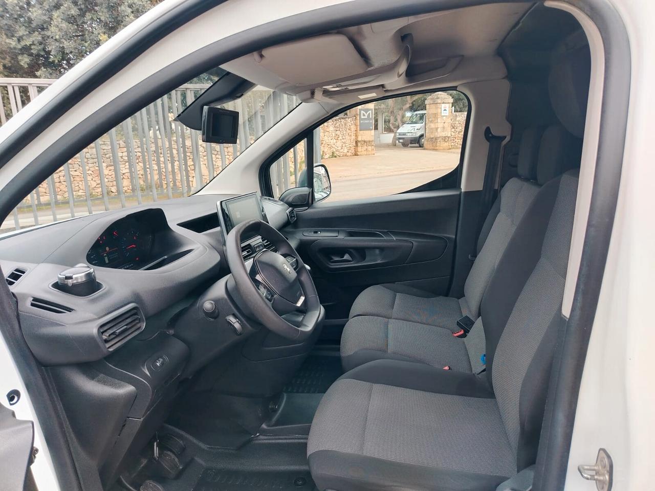 Peugeot Partner BlueHDi 100 Passo Lungo Asphalt