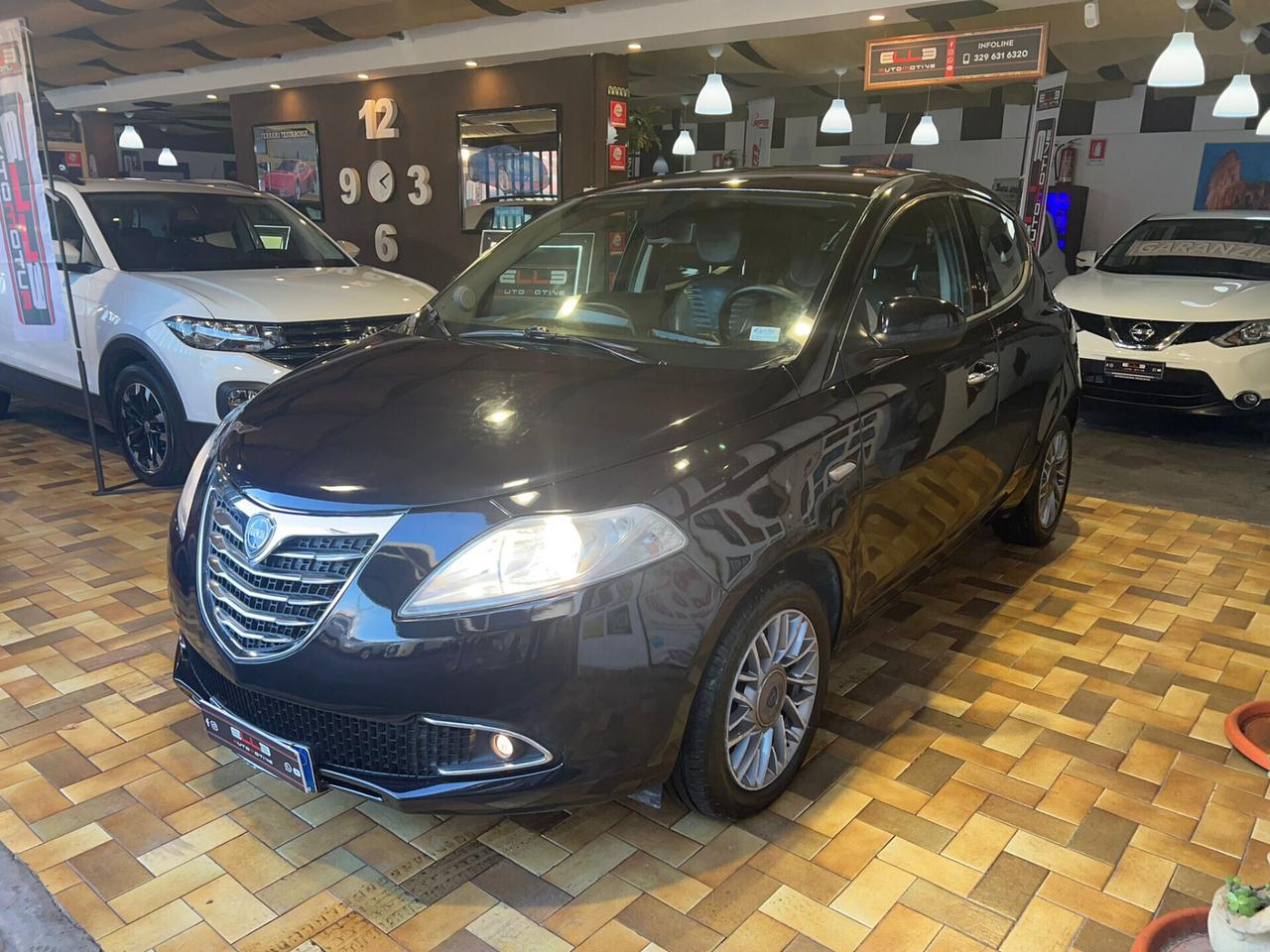 Lancia Ypsilon 1.2 69 CV 5 porte NEOPATENTATO