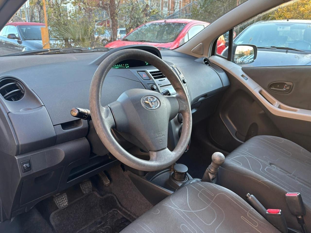 Toyota Yaris 1.0 - 5 porte Now ok Neopatentati