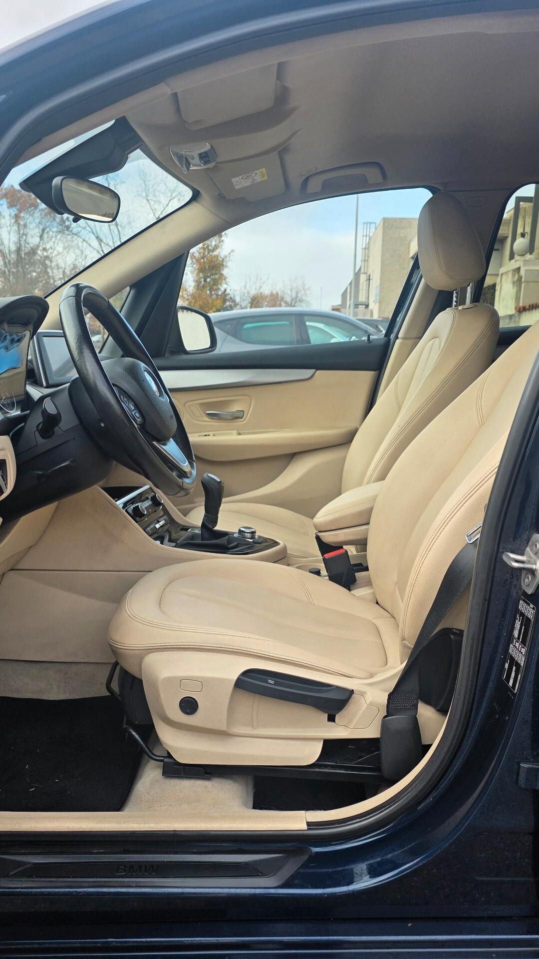 Bmw 216d Tourer Luxury neopatentati euro6b