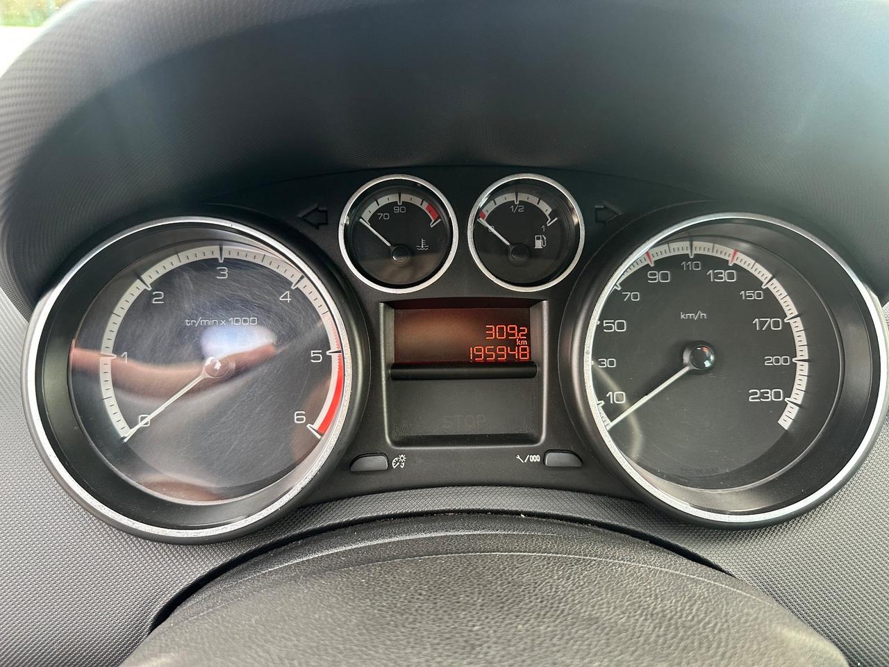 Peugeot 308 1.6 8V e-HDi 112CV Stop&Start 5p. Business