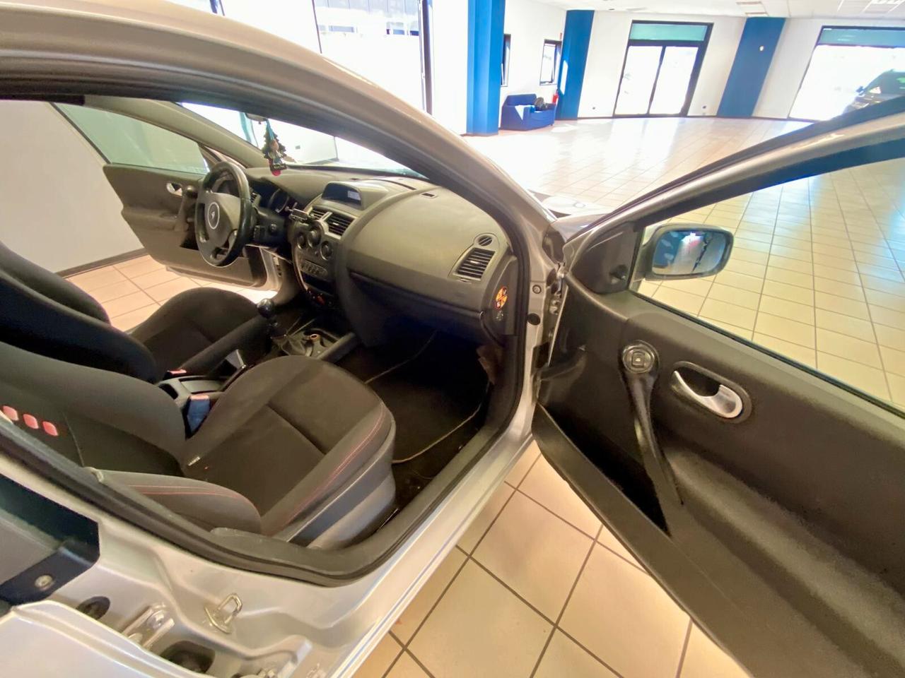 Renault Megane Mégane 1.5 dCi/105CV Grandtour Serie Speciale