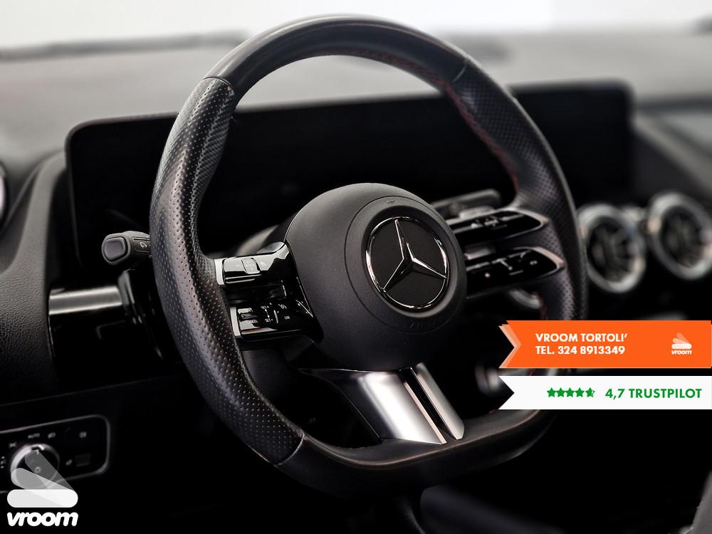 MERCEDES GLA (H247) GLA 200 d Automati...