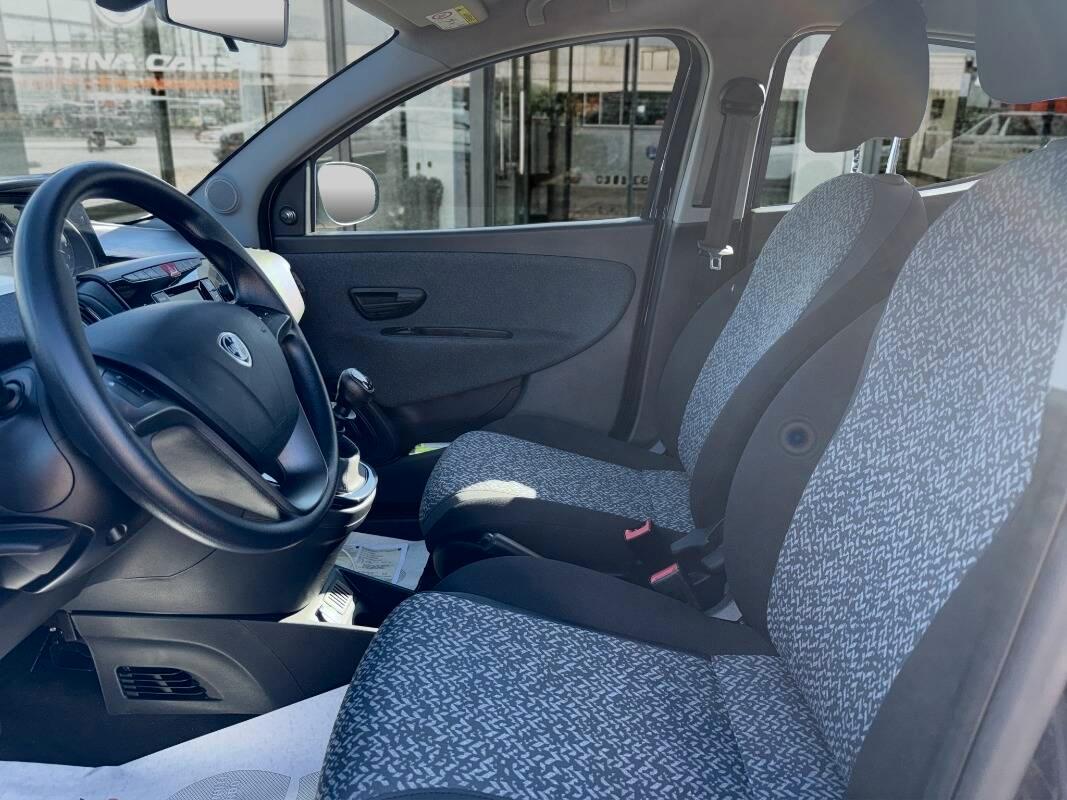 Lancia Ypsilon III 1.0 firefly hybrid Silver s&s 70cv