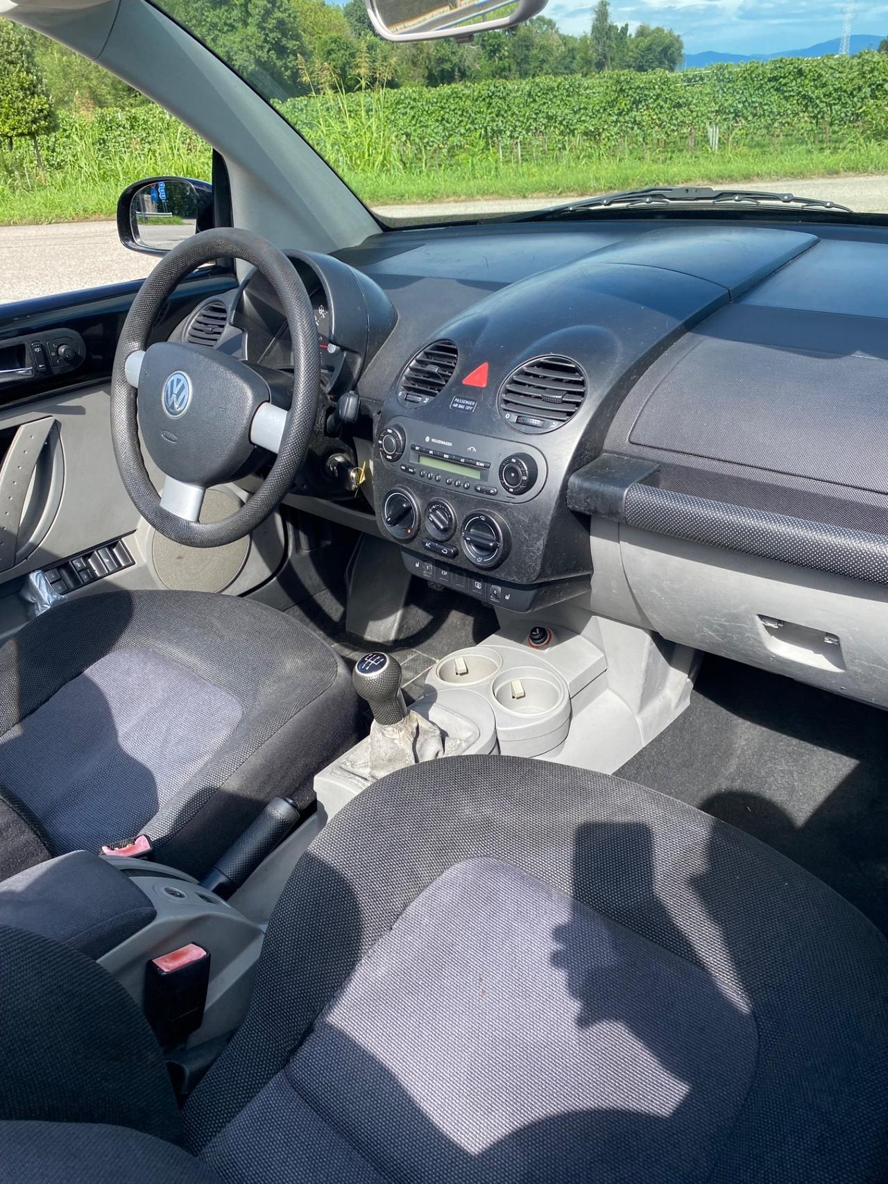 Volkswagen New Beetle 1.6 Cabrio