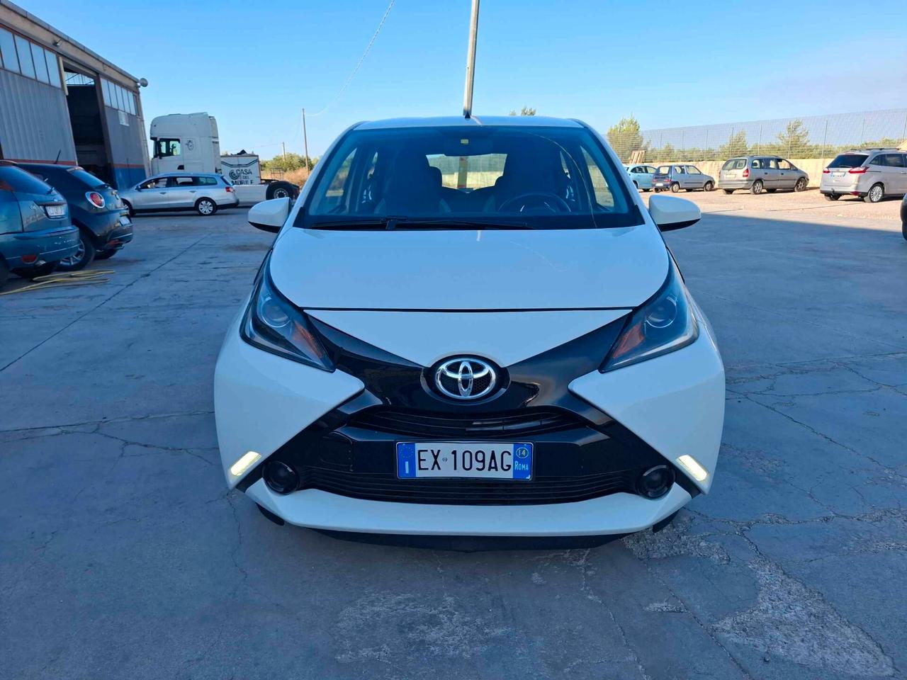Toyota Aygo 1.0 BENZINA - 2014 AUTOMATICA !!!!!!!!
