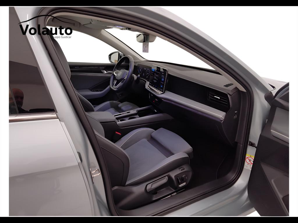 VOLKSWAGEN Passat IX 2024 - Passat 2.0 tdi scr Business 150cv dsg