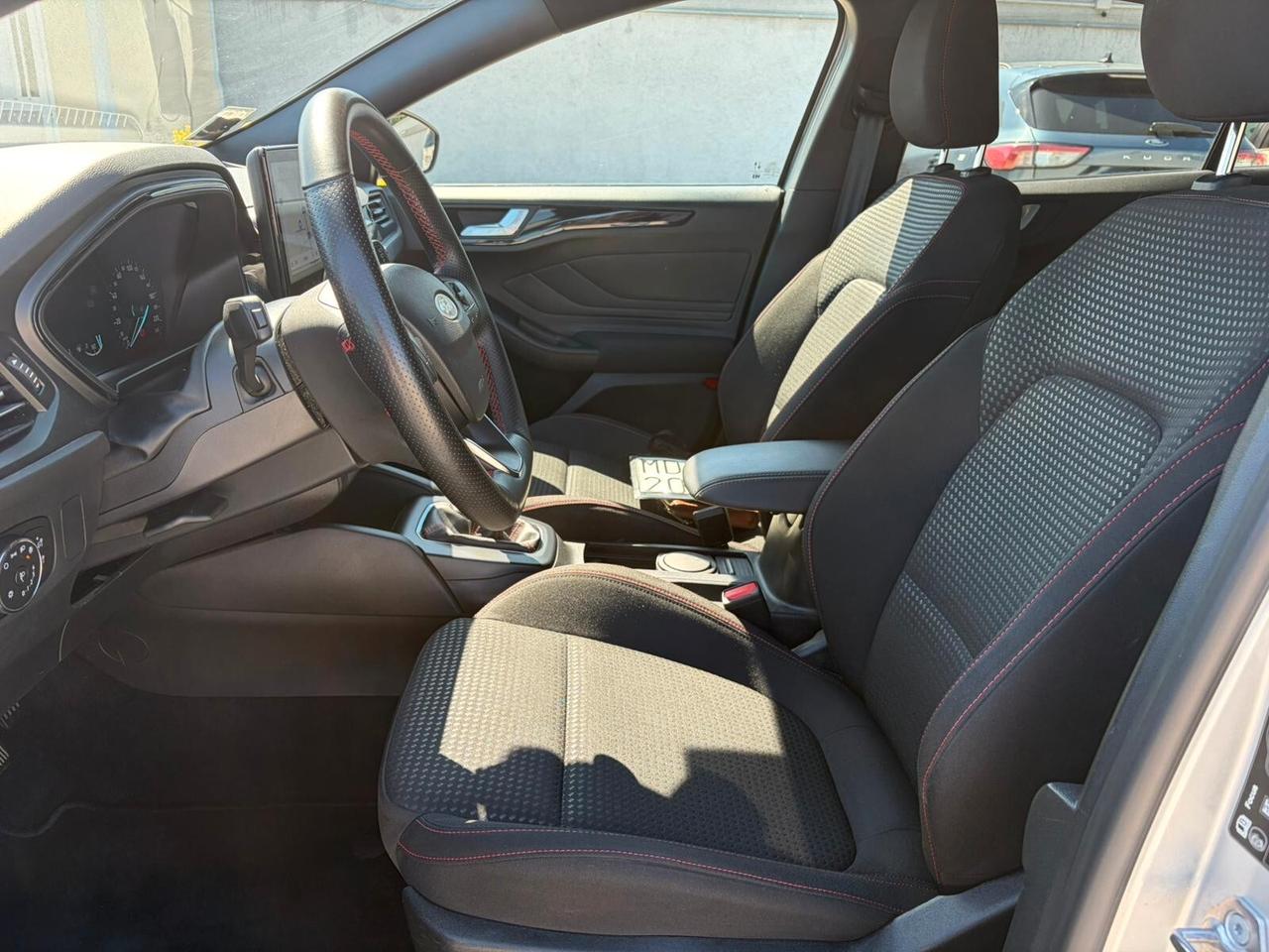 Ford Focus 1.0 EcoBoost Hybrid 125 CV 5p. ST-Line