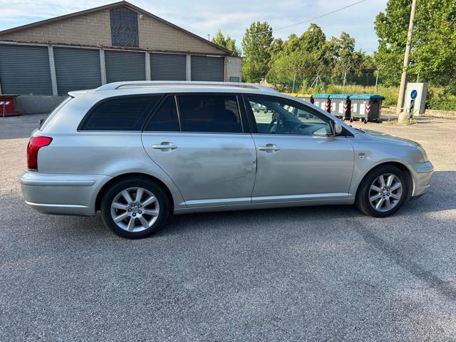 TOYOTA Avensis 2.0 D-4D 16V SW senza nessun lavoro da fare