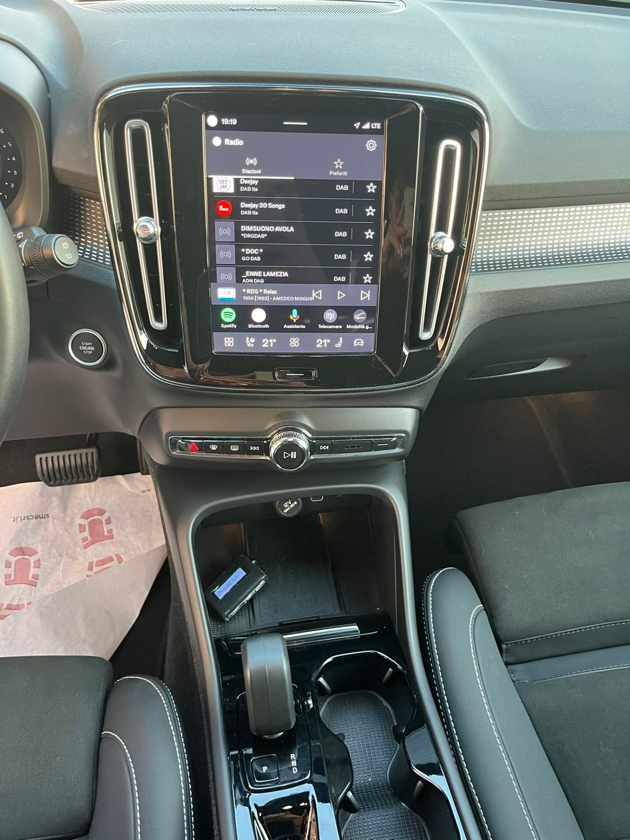 Volvo XC40 B3 automatico Plus Dark