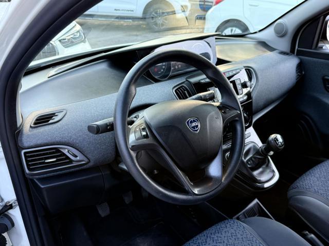 LANCIA Ypsilon 1.0 EcoChic Hybrid 69cv - Neopatentati - PROMO