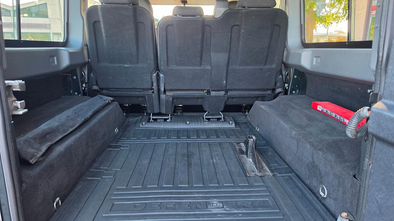 Land Rover Defender 110 2.2 TD4 Station Wagon N1 5 P. motore nuovo percors KM 15.000