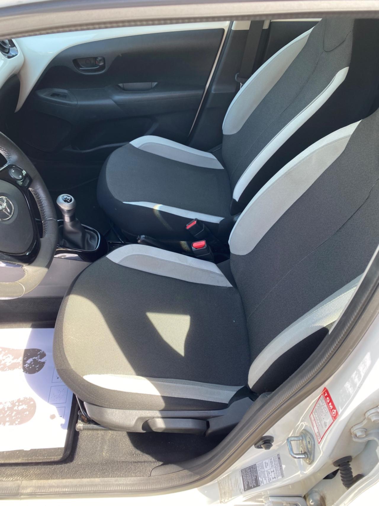 Toyota Aygo 1.0 VVT-i 69 CV 5 porte x-play