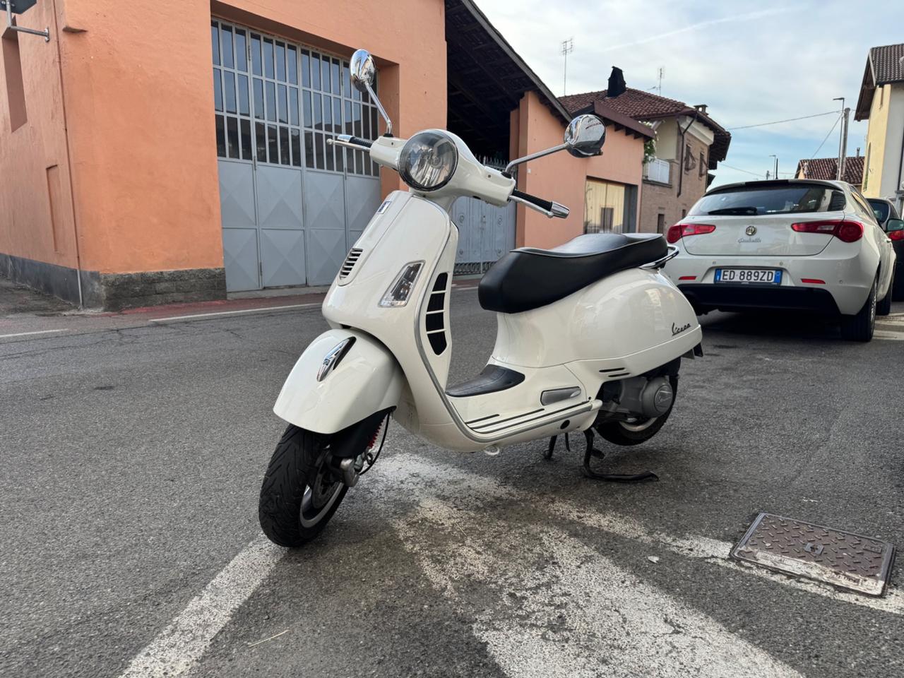 Vespa GTS 300