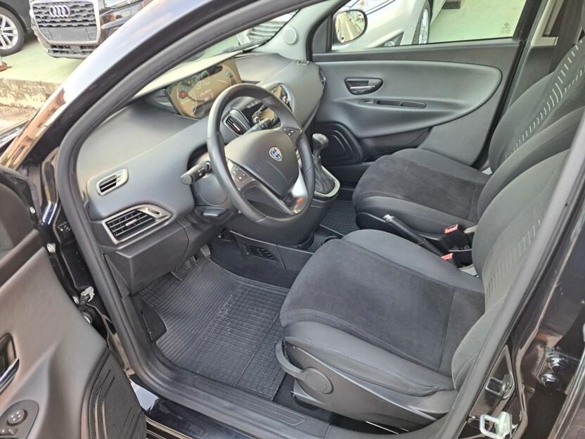 Lancia Ypsilon 0.9 TwinAir AUTOMATICA Km 95.000