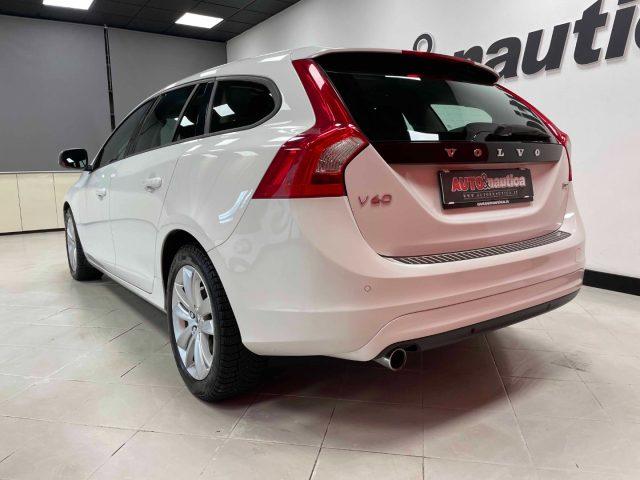 VOLVO V60 2.0 D2 MOMENTUM