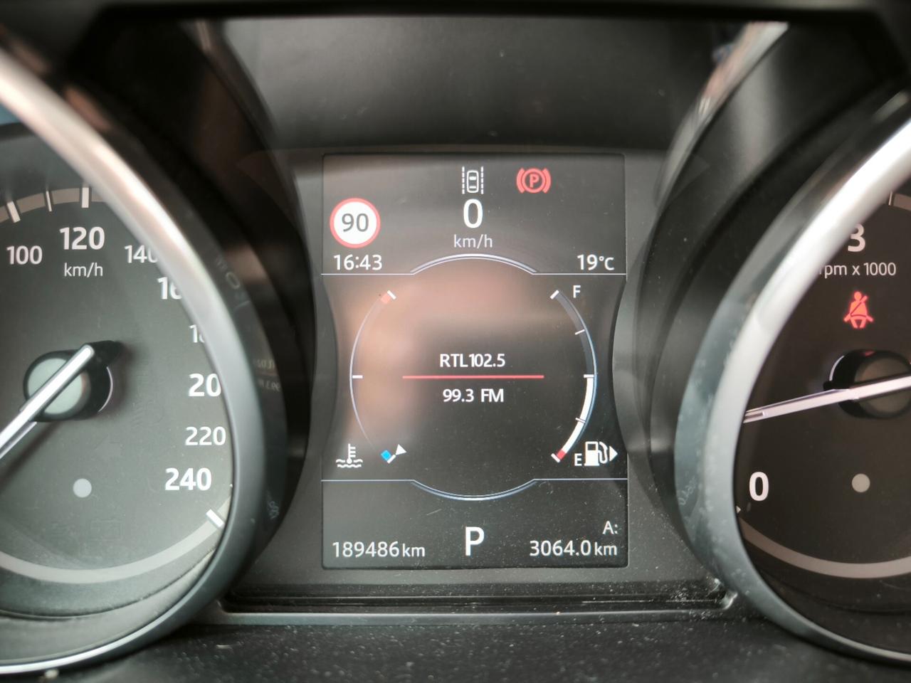 Land Rover Discovery 2.0 SD4 240 CV HSE 7 POSTI