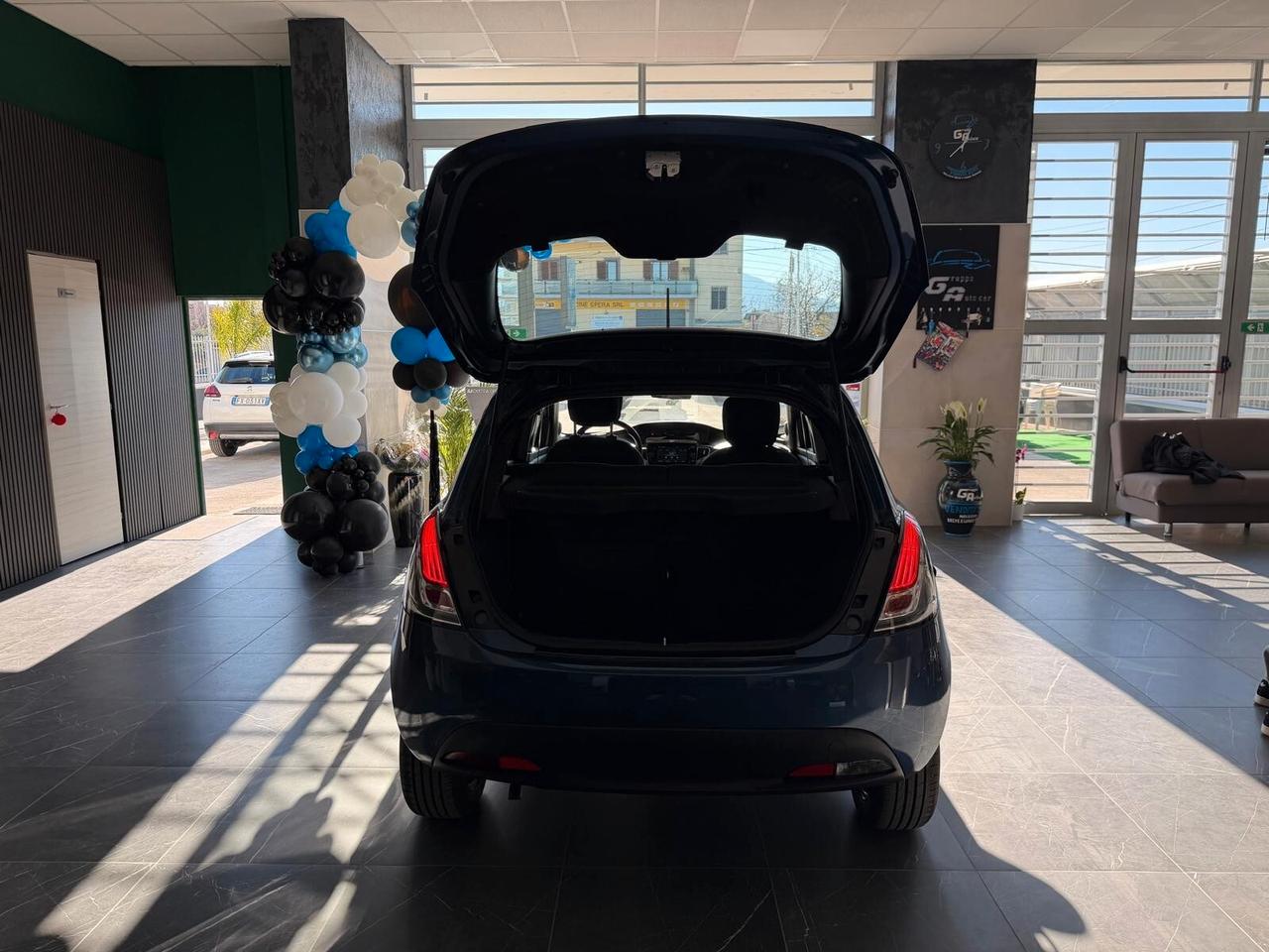 Lancia Ypsilon 1.0 FireFly 5 porte S&S Hybrid Gold