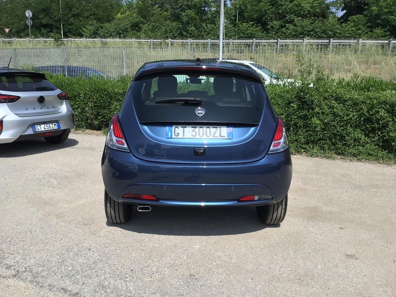 Lancia Ypsilon 1.0 FireFly 70 Cv Hybrid Platino KM0