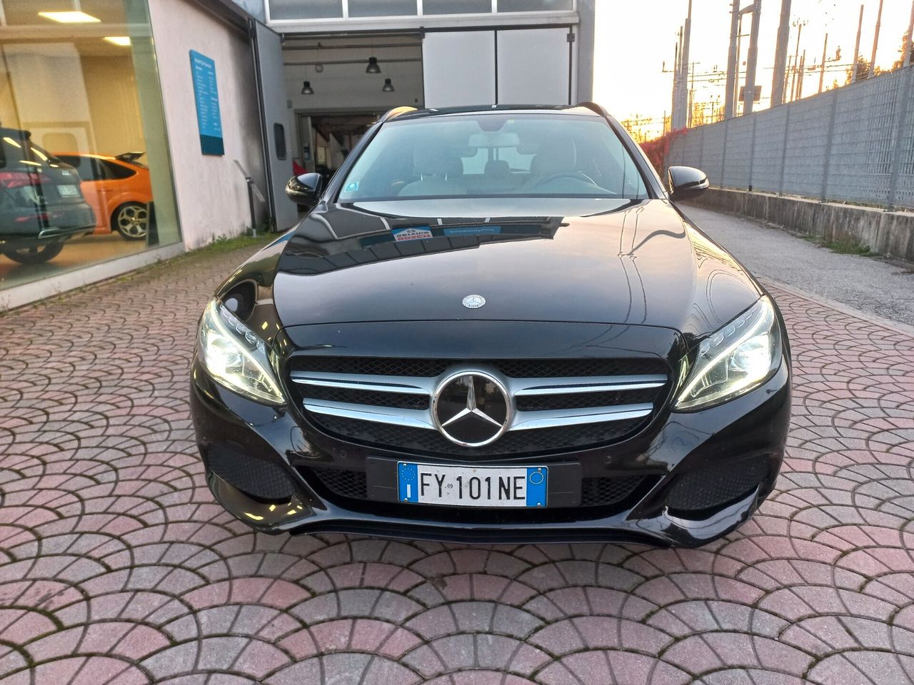 Mercedes-Benz C-Class 2016 photo 2