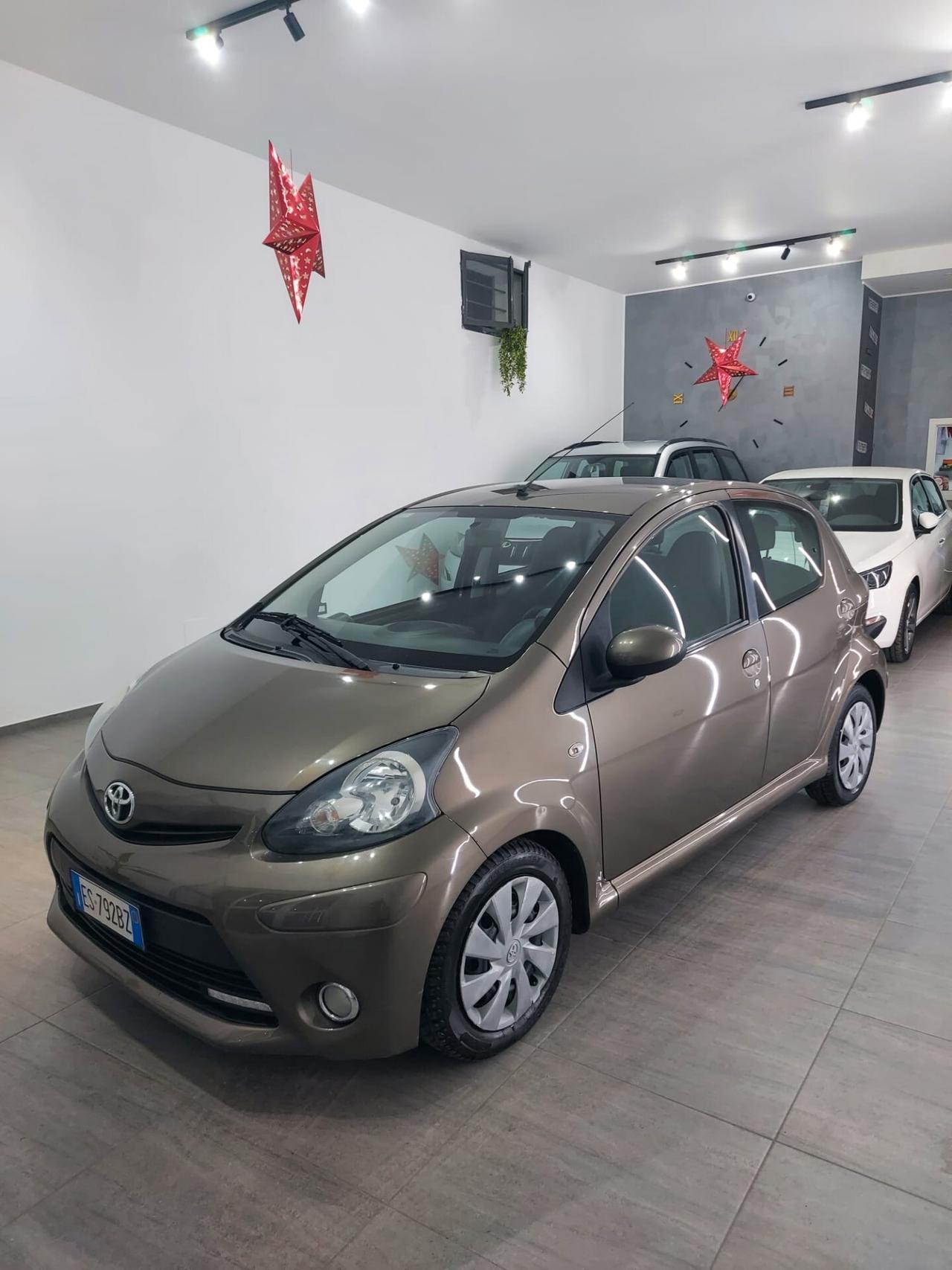 Toyota Aygo 1.0 12V VVT-i 5 porte Cool Soda Connect MMT