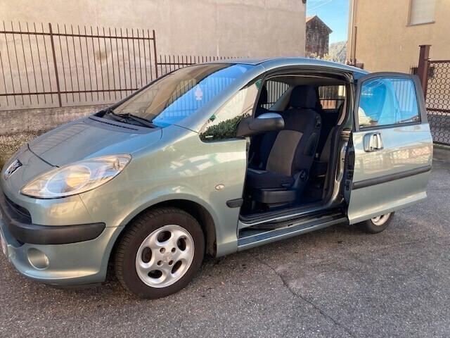 PEUGEOT 1007 1.4 HDi GUIDABILE DA NEOPATENTATI