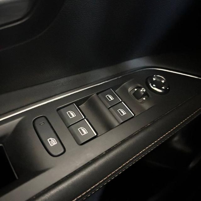 PEUGEOT 3008 Hybrid4 300 e-EAT8 GT Pack TETTO APRIBILE
