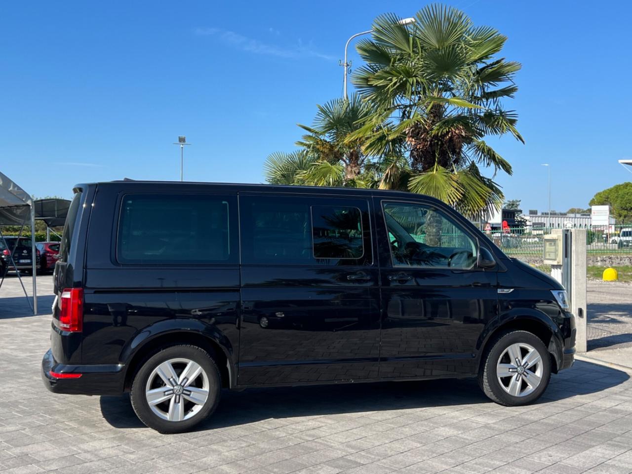 Volkswagen Caravelle 2.0 TDI 150CV DSG PL Comfortline