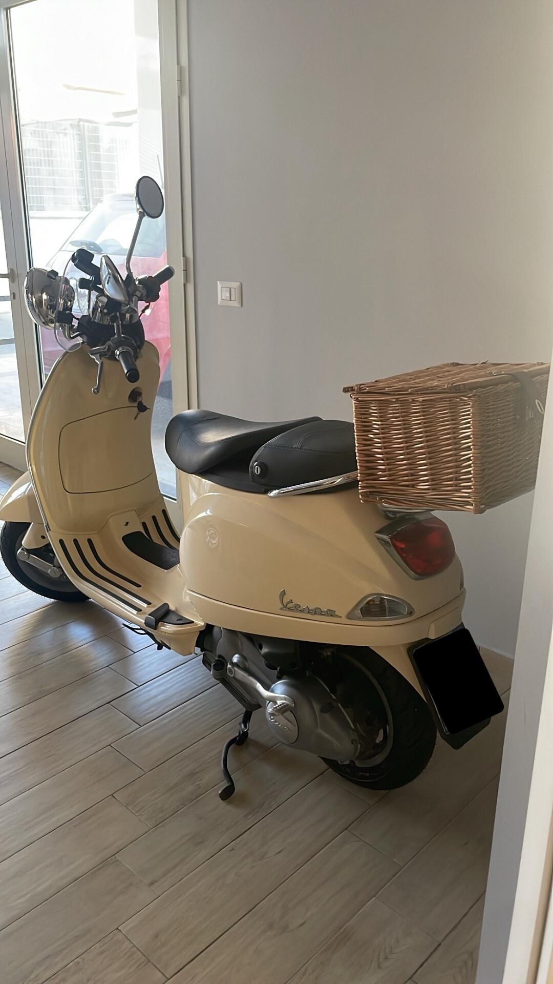 Piaggio Vespa 125 LXV