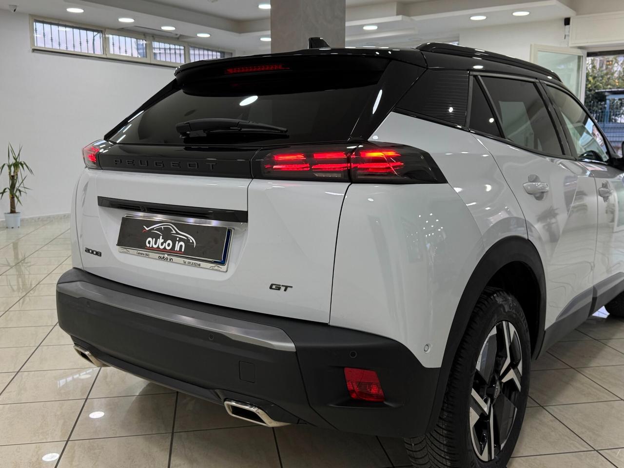 Peugeot 2008 PureTech 130cv EAT8 GT